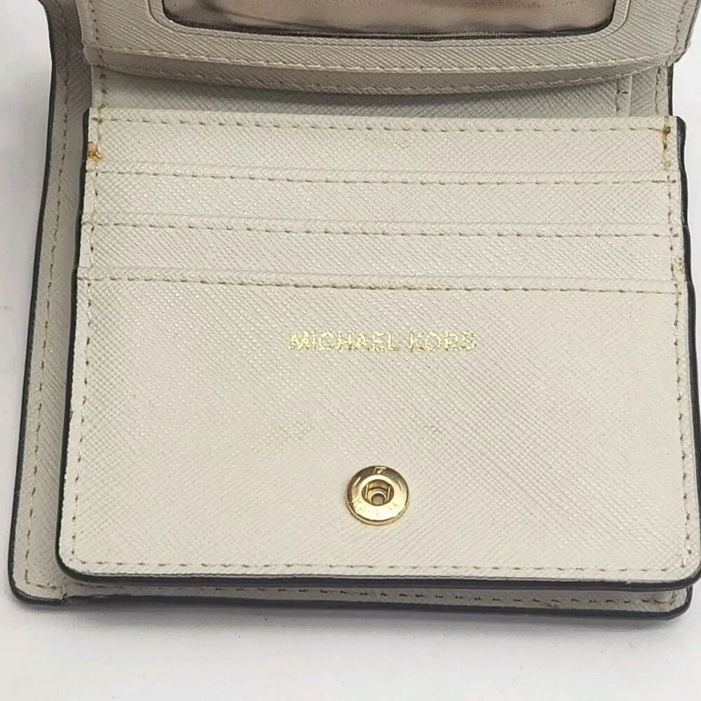 Michael Kors Wallet Beige Jet Set Bifold 4.75